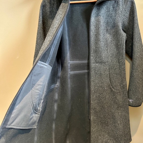 ARC'TERYX Gray Wool Coat (Size X-Small) - Picture 4 of 9